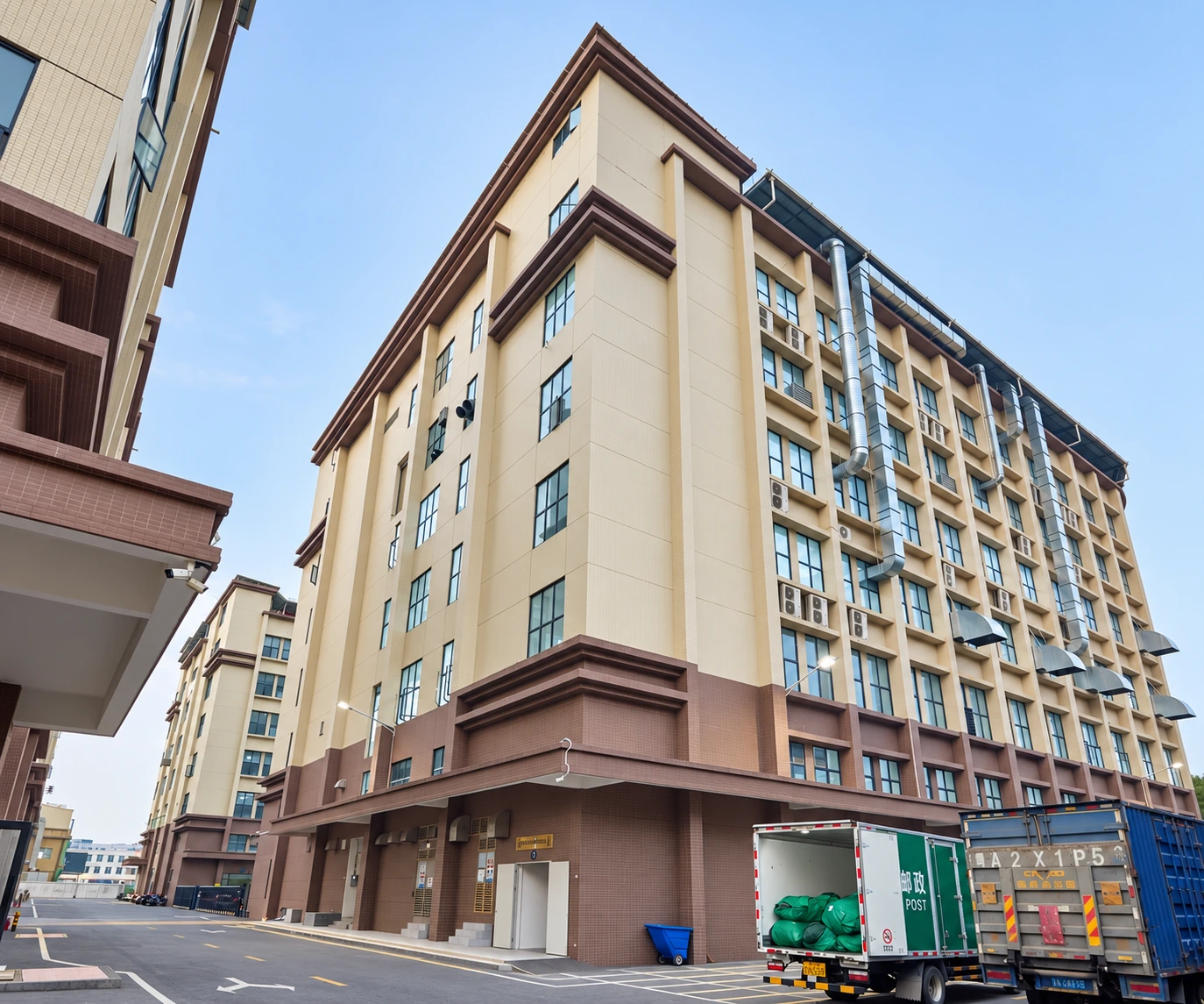 Exterior of a factory building photographed by the Sanfeng team